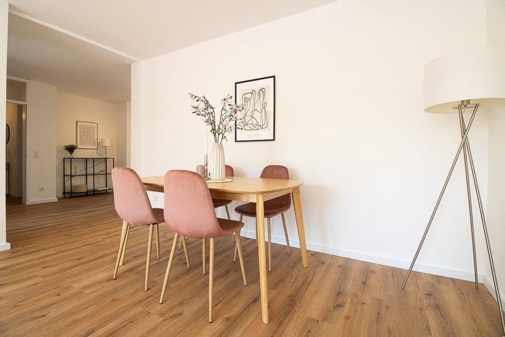 Prodej bytu 3+kk 88 m², Nietzeschtraße 5, Bonn, Severní Porýní-Vestfálsko Prodej bytu 3+kk 88 m², Nietzeschtraße 5, Bonn, Severní Porýní-Vestfálsko