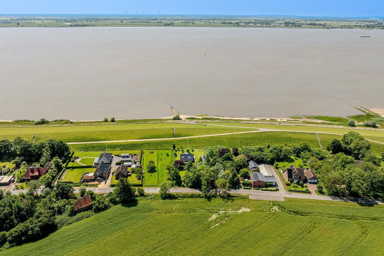 Prodej domu 130 m², pozemek 2.722 m², Kollmar, Šlesvicko-Holštýnsko Prodej domu 130 m², pozemek 2.722 m², Kollmar, Šlesvicko-Holštýnsko