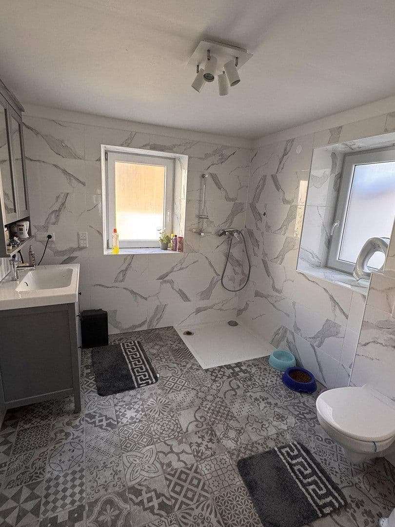 Prodej domu 139 m², pozemek 916 m², Wappeltshofen 4, Altdorf bei Nürnberg, Bavorsko Prodej domu 139 m², pozemek 916 m², Wappeltshofen 4, Altdorf bei Nürnberg, Bavorsko