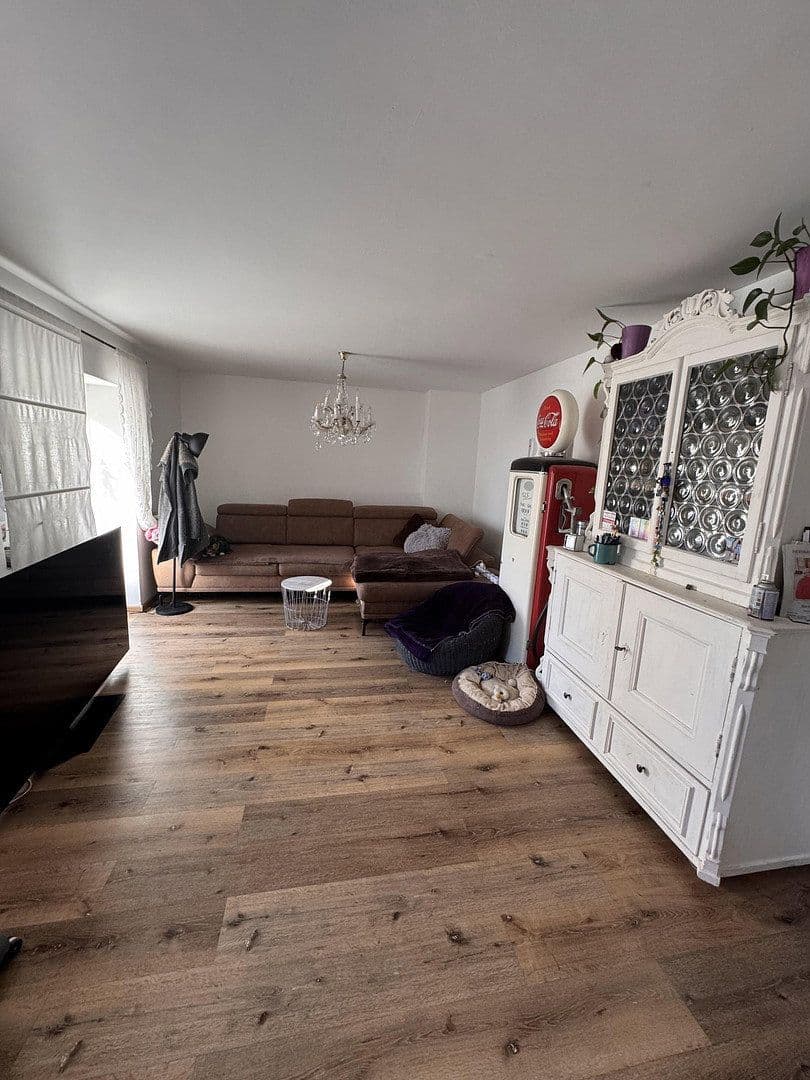 Prodej domu 139 m², pozemek 916 m², Wappeltshofen 4, Altdorf bei Nürnberg, Bavorsko Prodej domu 139 m², pozemek 916 m², Wappeltshofen 4, Altdorf bei Nürnberg, Bavorsko