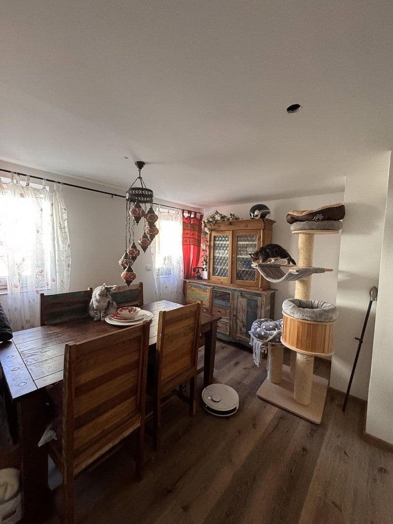Prodej domu 139 m², pozemek 916 m², Wappeltshofen 4, Altdorf bei Nürnberg, Bavorsko Prodej domu 139 m², pozemek 916 m², Wappeltshofen 4, Altdorf bei Nürnberg, Bavorsko