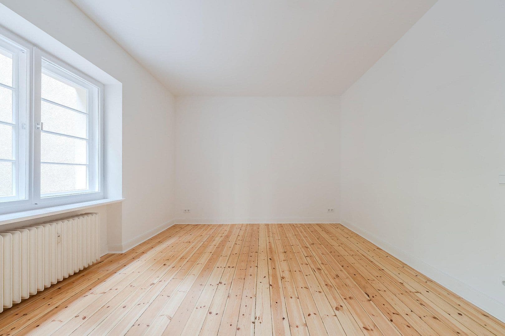 Prodej bytu 4+1 128 m², Düsseldorfer Str. 34, Berlin, Berlín Prodej bytu 4+1 128 m², Düsseldorfer Str. 34, Berlin, Berlín