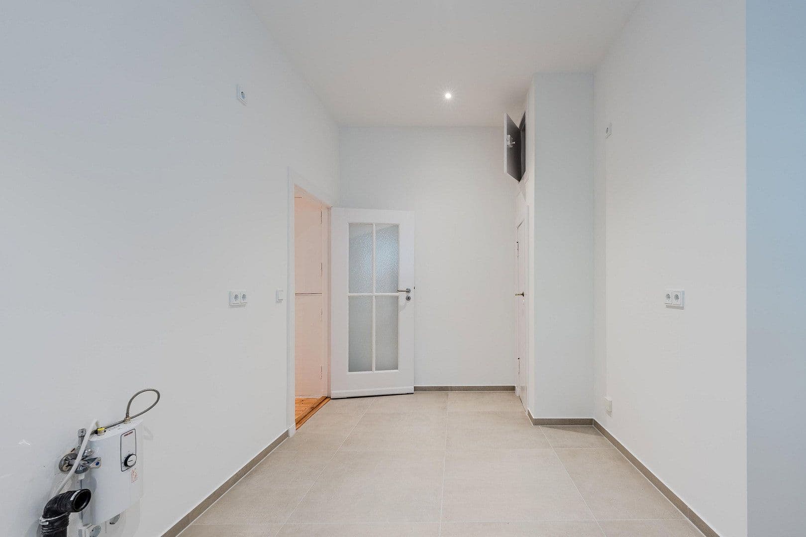 Prodej bytu 4+1 128 m², Düsseldorfer Str. 34, Berlin, Berlín Prodej bytu 4+1 128 m², Düsseldorfer Str. 34, Berlin, Berlín