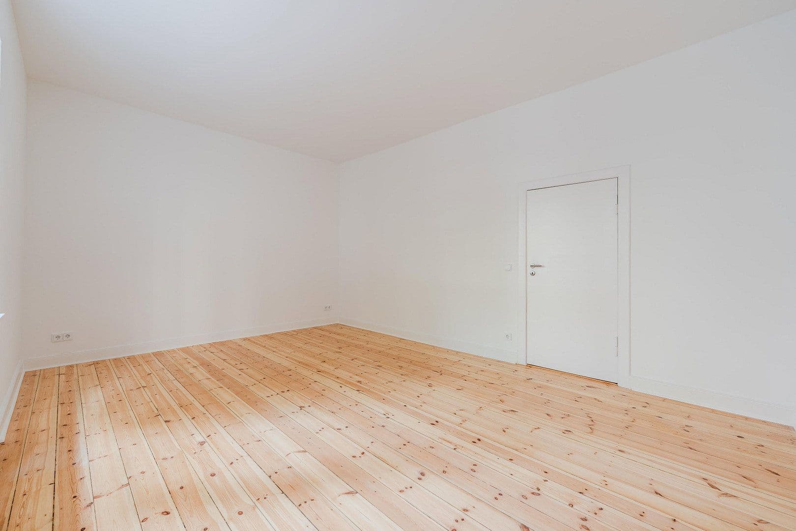 Prodej bytu 4+1 128 m², Düsseldorfer Str. 34, Berlin, Berlín Prodej bytu 4+1 128 m², Düsseldorfer Str. 34, Berlin, Berlín