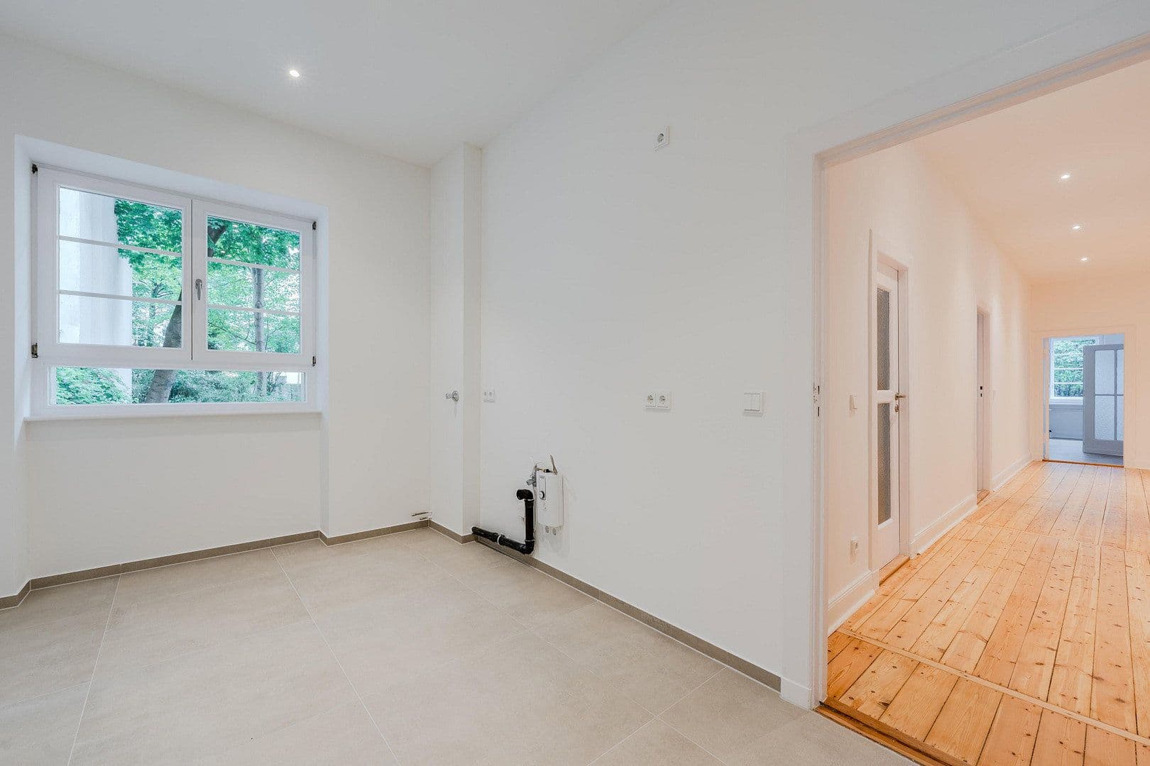Prodej bytu 4+1 128 m², Düsseldorfer Str. 34, Berlin, Berlín Prodej bytu 4+1 128 m², Düsseldorfer Str. 34, Berlin, Berlín