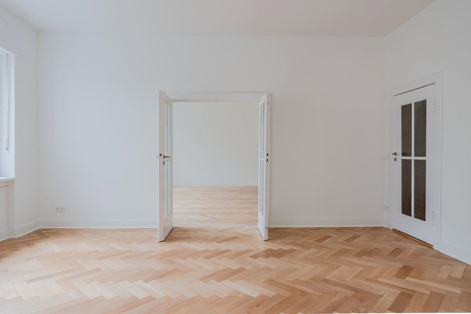 Prodej bytu 4+1 128 m², Düsseldorfer Str. 34, Berlin, Berlín Prodej bytu 4+1 128 m², Düsseldorfer Str. 34, Berlin, Berlín