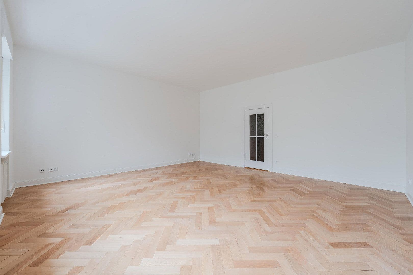 Prodej bytu 4+1 128 m², Düsseldorfer Str. 34, Berlin, Berlín Prodej bytu 4+1 128 m², Düsseldorfer Str. 34, Berlin, Berlín