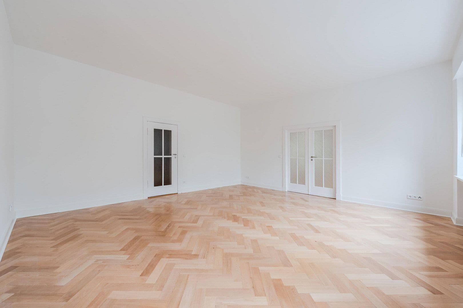 Prodej bytu 4+1 128 m², Düsseldorfer Str. 34, Berlin, Berlín Prodej bytu 4+1 128 m², Düsseldorfer Str. 34, Berlin, Berlín