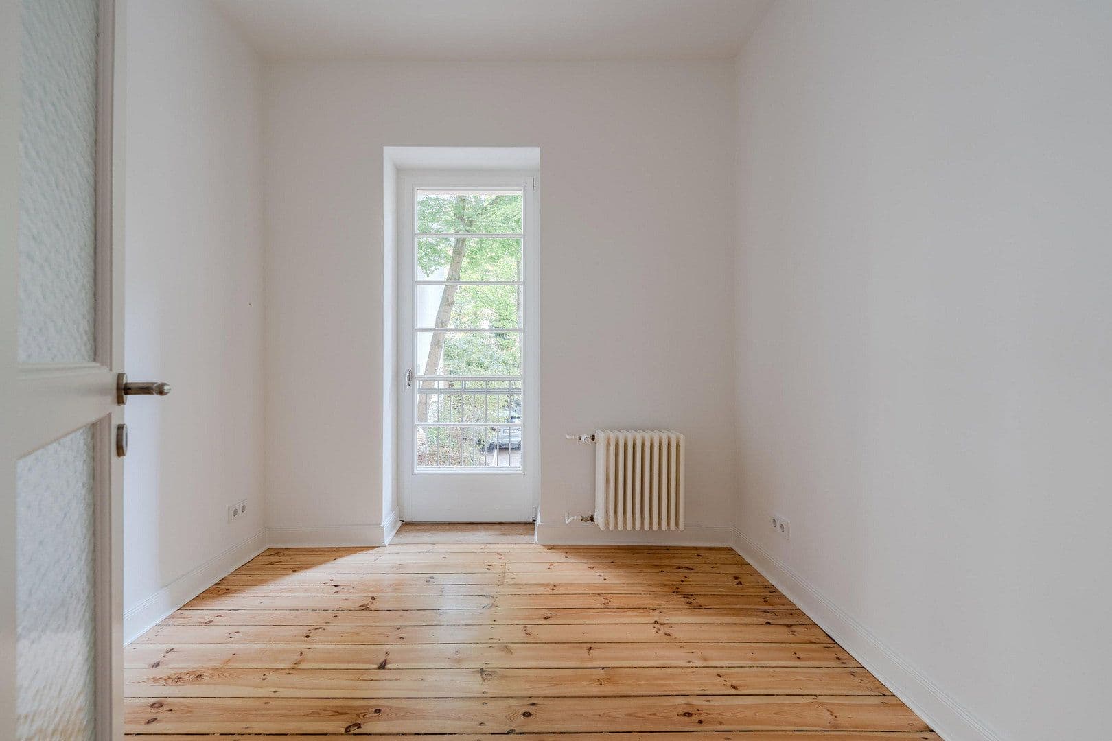 Prodej bytu 4+1 128 m², Düsseldorfer Str. 34, Berlin, Berlín Prodej bytu 4+1 128 m², Düsseldorfer Str. 34, Berlin, Berlín