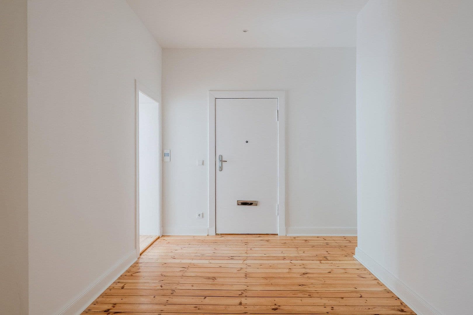 Prodej bytu 4+1 128 m², Düsseldorfer Str. 34, Berlin, Berlín Prodej bytu 4+1 128 m², Düsseldorfer Str. 34, Berlin, Berlín