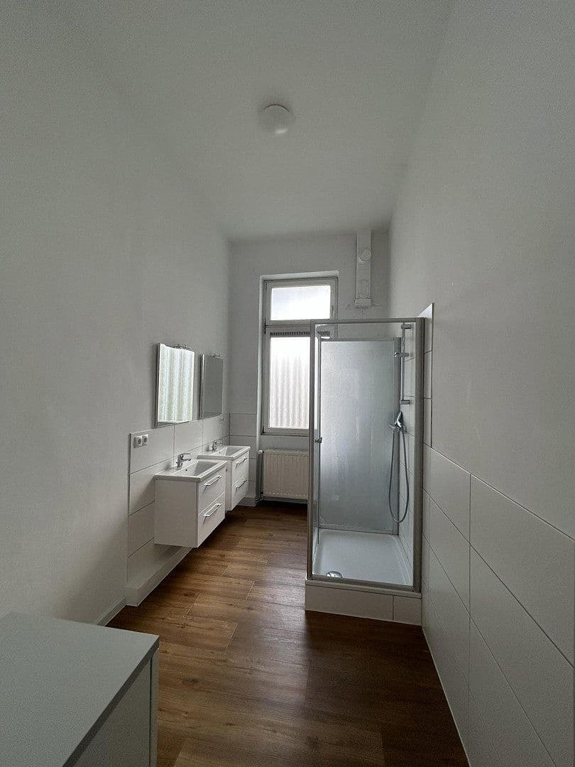 Pronájem bytu 4+1 188 m², Friedrichstraße 7, Ludwigshafen, Porýní-Falc Pronájem bytu 4+1 188 m², Friedrichstraße 7, Ludwigshafen, Porýní-Falc