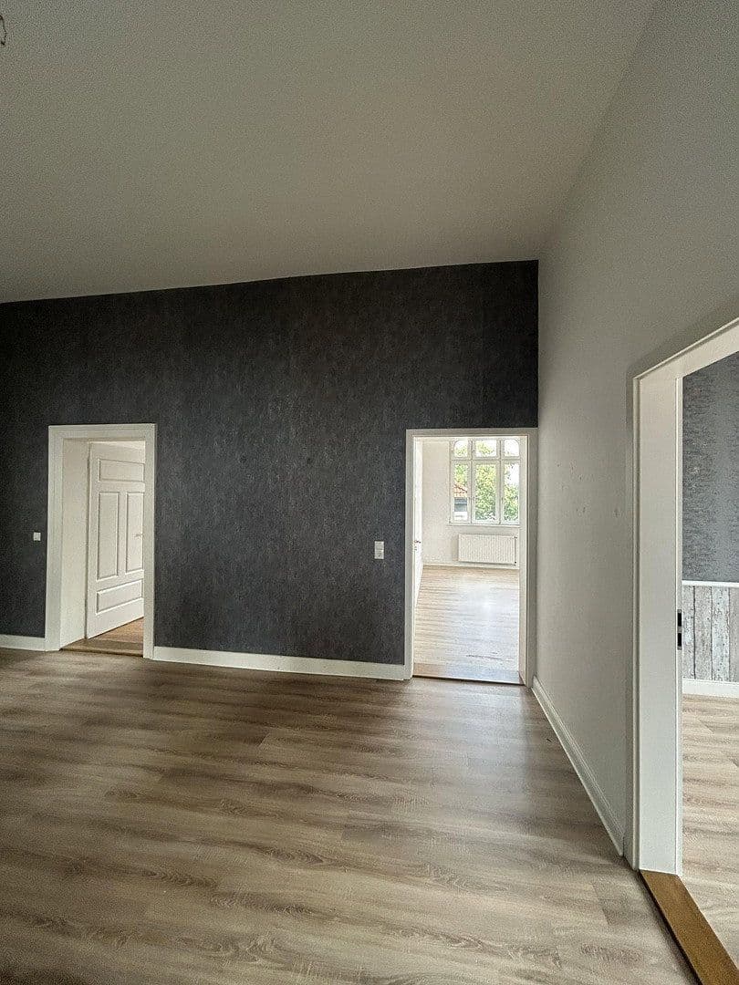 Pronájem bytu 4+1 188 m², Friedrichstraße 7, Ludwigshafen, Porýní-Falc Pronájem bytu 4+1 188 m², Friedrichstraße 7, Ludwigshafen, Porýní-Falc