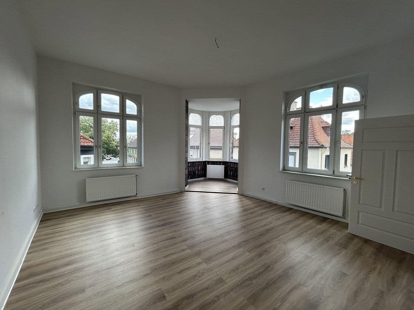 Pronájem bytu 4+1 188 m², Friedrichstraße 7, Ludwigshafen, Porýní-Falc Pronájem bytu 4+1 188 m², Friedrichstraße 7, Ludwigshafen, Porýní-Falc