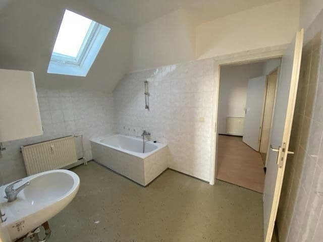 Pronájem bytu 4+1 110 m², Eisfelder Straße 34, Neustadt bei Coburg, Bavorsko Pronájem bytu 4+1 110 m², Eisfelder Straße 34, Neustadt bei Coburg, Bavorsko