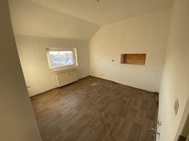 Pronájem bytu 4+1 110 m², Eisfelder Straße 34, Neustadt bei Coburg, Bavorsko Pronájem bytu 4+1 110 m², Eisfelder Straße 34, Neustadt bei Coburg, Bavorsko