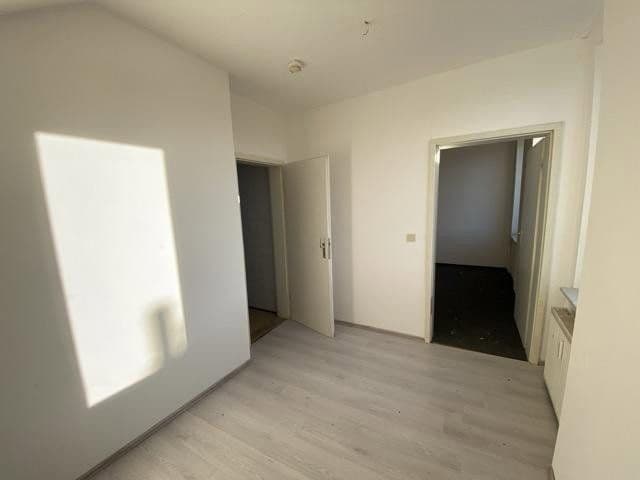 Pronájem bytu 4+1 110 m², Eisfelder Straße 34, Neustadt bei Coburg, Bavorsko Pronájem bytu 4+1 110 m², Eisfelder Straße 34, Neustadt bei Coburg, Bavorsko