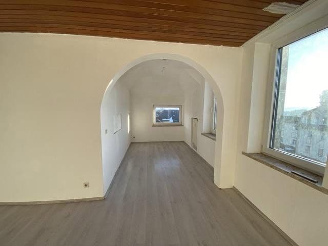 Pronájem bytu 4+1 110 m², Eisfelder Straße 34, Neustadt bei Coburg, Bavorsko Pronájem bytu 4+1 110 m², Eisfelder Straße 34, Neustadt bei Coburg, Bavorsko