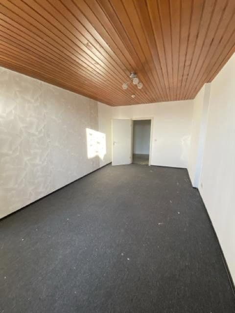 Pronájem bytu 4+1 110 m², Eisfelder Straße 34, Neustadt bei Coburg, Bavorsko Pronájem bytu 4+1 110 m², Eisfelder Straße 34, Neustadt bei Coburg, Bavorsko