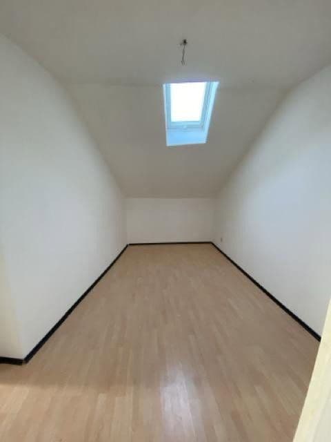 Pronájem bytu 4+1 110 m², Eisfelder Straße 34, Neustadt bei Coburg, Bavorsko Pronájem bytu 4+1 110 m², Eisfelder Straße 34, Neustadt bei Coburg, Bavorsko