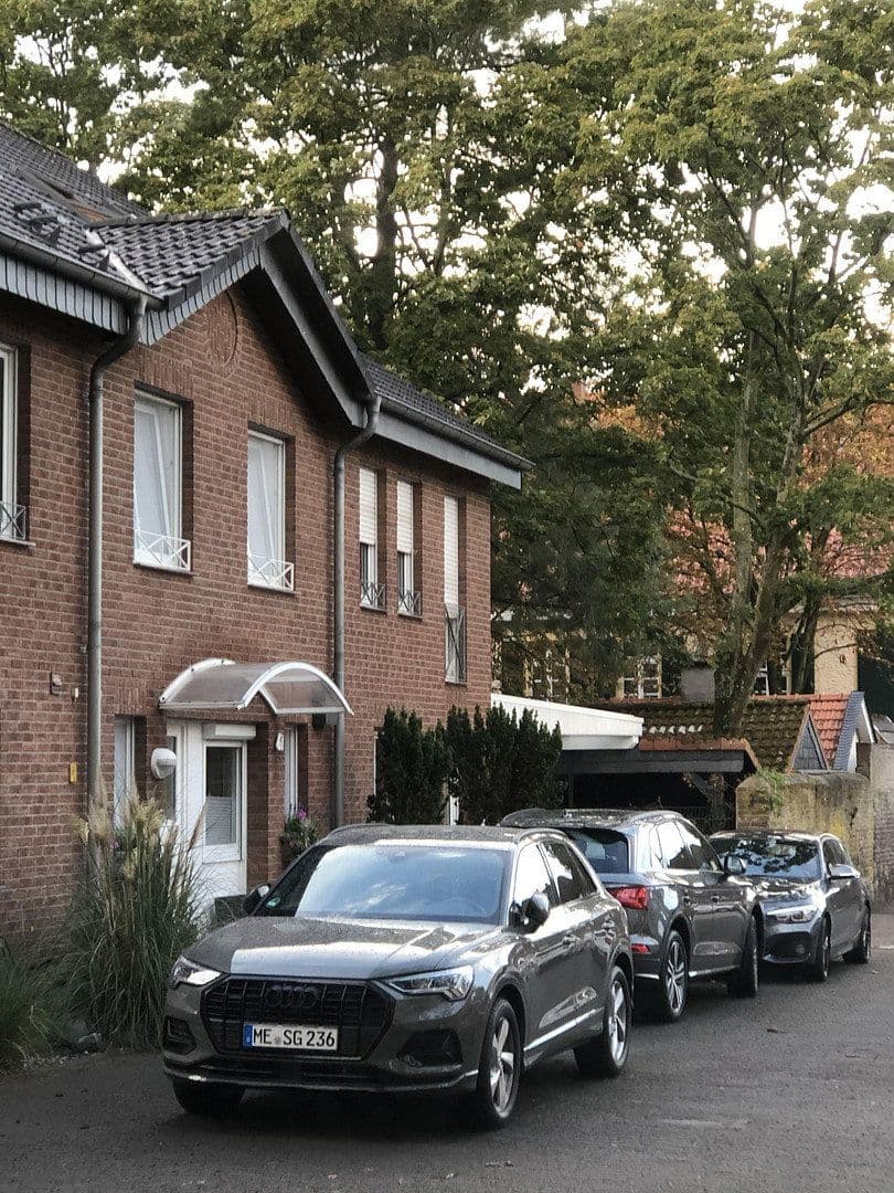 Pronájem domu 133 m², pozemek 260 m², Monheim am Rhein, Severní Porýní-Vestfálsko Pronájem domu 133 m², pozemek 260 m², Monheim am Rhein, Severní Porýní-Vestfálsko
