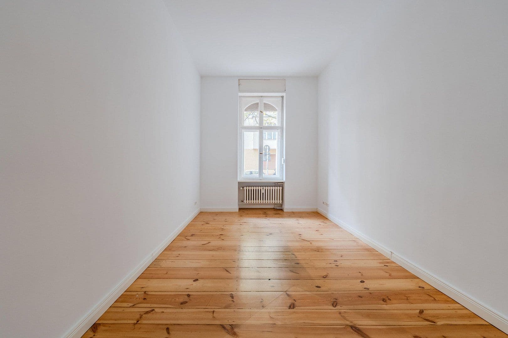 Prodej bytu 4+1 118 m², Düsseldorfer Str. 14, Berlin, Berlín Prodej bytu 4+1 118 m², Düsseldorfer Str. 14, Berlin, Berlín