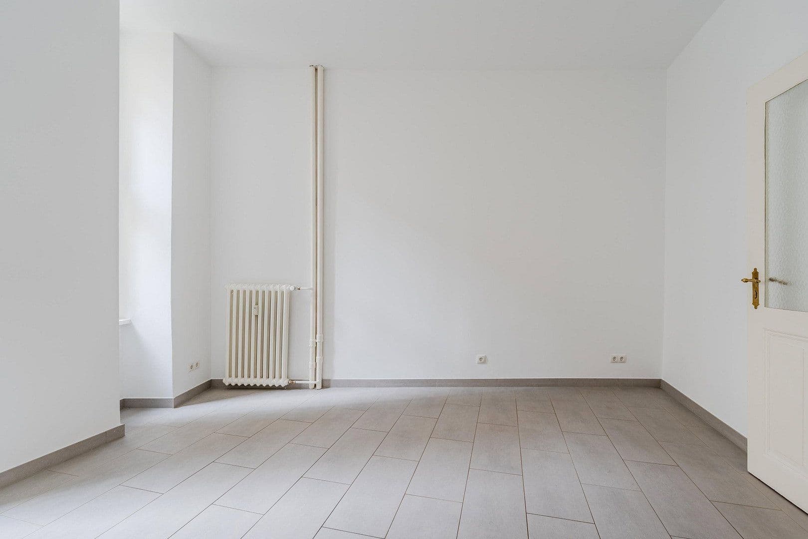 Prodej bytu 4+1 118 m², Düsseldorfer Str. 14, Berlin, Berlín Prodej bytu 4+1 118 m², Düsseldorfer Str. 14, Berlin, Berlín