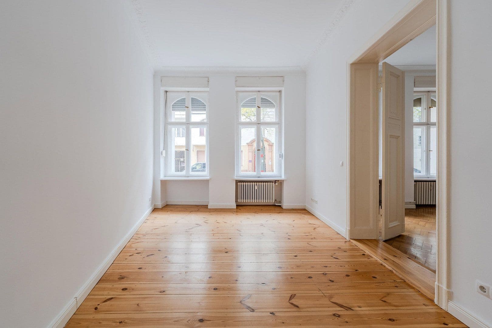 Prodej bytu 4+1 118 m², Düsseldorfer Str. 14, Berlin, Berlín Prodej bytu 4+1 118 m², Düsseldorfer Str. 14, Berlin, Berlín
