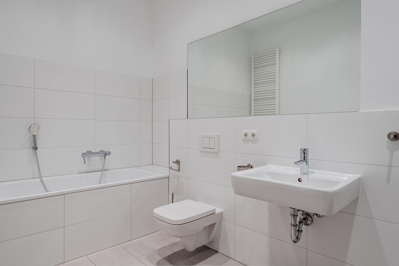 Prodej bytu 4+1 118 m², Düsseldorfer Str. 14, Berlin, Berlín Prodej bytu 4+1 118 m², Düsseldorfer Str. 14, Berlin, Berlín