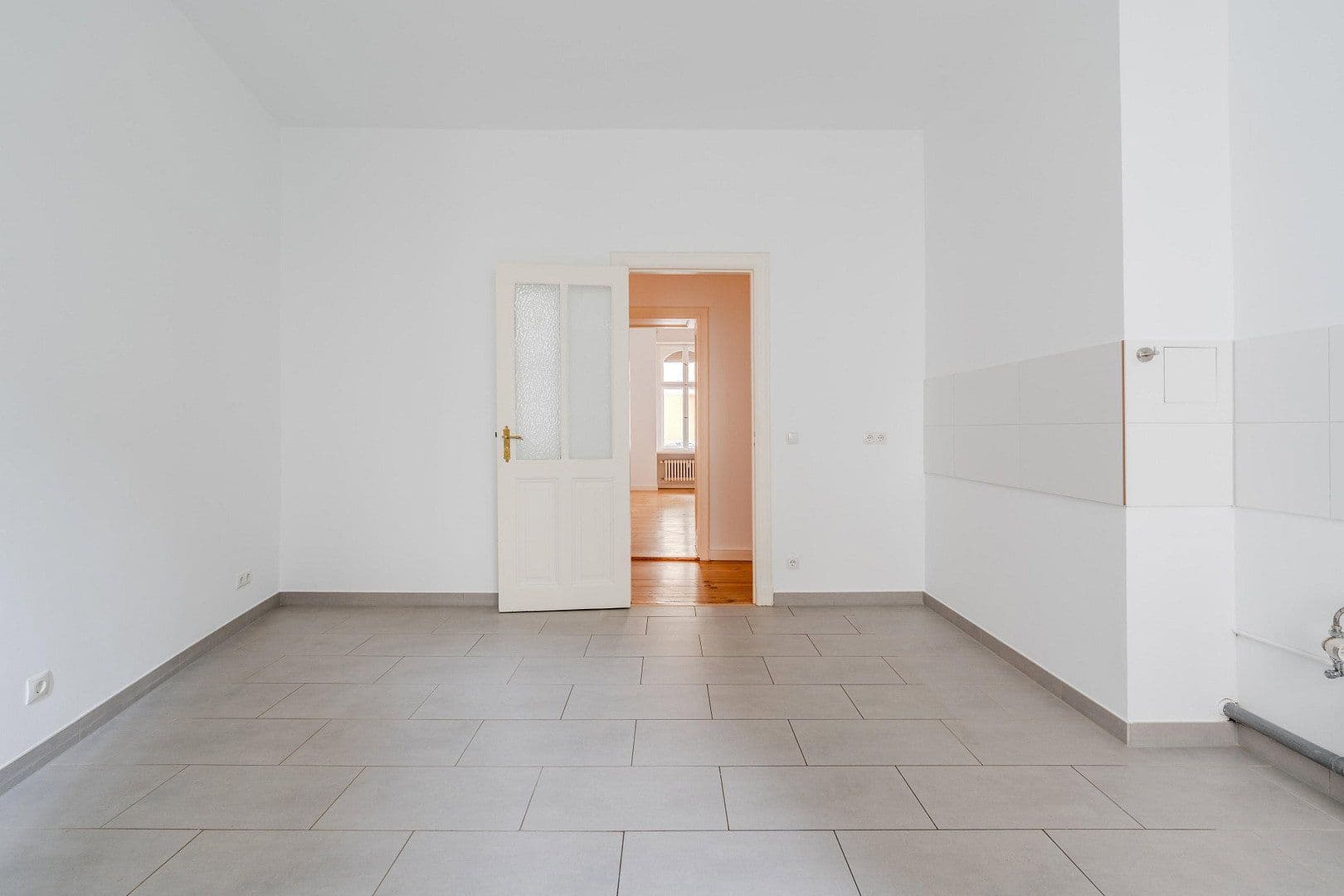 Prodej bytu 4+1 118 m², Düsseldorfer Str. 14, Berlin, Berlín Prodej bytu 4+1 118 m², Düsseldorfer Str. 14, Berlin, Berlín