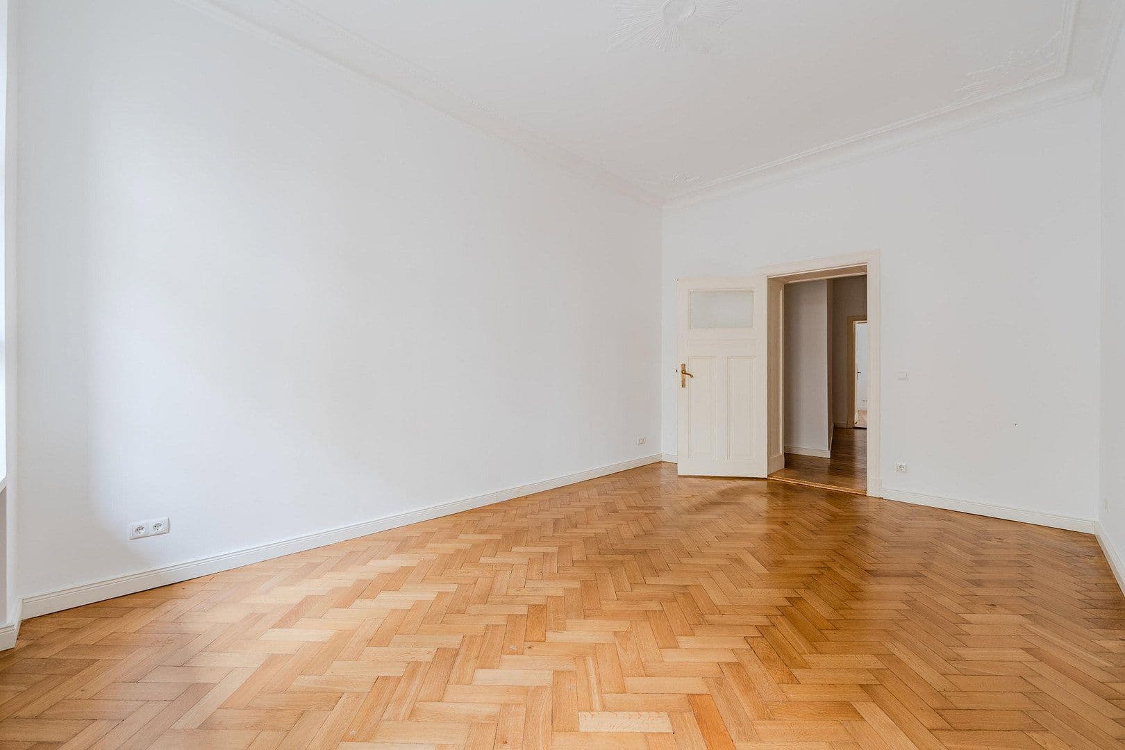 Prodej bytu 4+1 118 m², Düsseldorfer Str. 14, Berlin, Berlín Prodej bytu 4+1 118 m², Düsseldorfer Str. 14, Berlin, Berlín