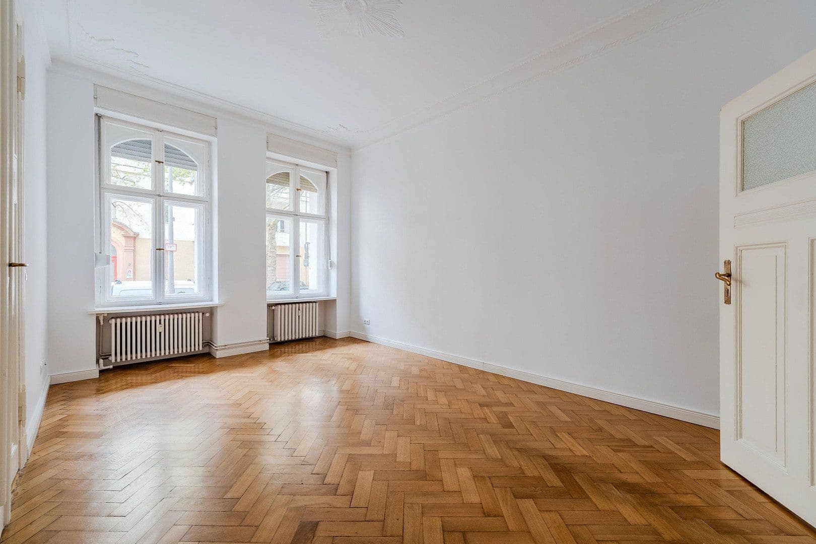 Prodej bytu 4+1 118 m², Düsseldorfer Str. 14, Berlin, Berlín Prodej bytu 4+1 118 m², Düsseldorfer Str. 14, Berlin, Berlín