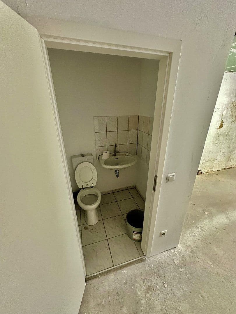 Pronájem nebytového prostoru 100 m², Braunschweig, Dolní Sasko Pronájem nebytového prostoru 100 m², Braunschweig, Dolní Sasko
