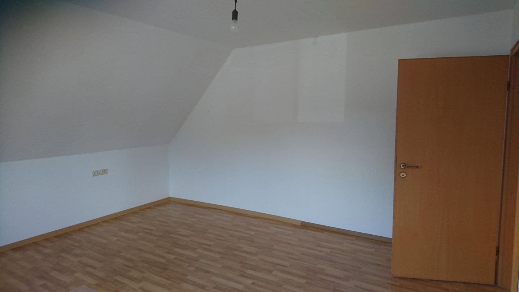 Pronájem bytu 5+1 135 m², Lotjeweg 37, Bremerhaven, Bremen Pronájem bytu 5+1 135 m², Lotjeweg 37, Bremerhaven, Bremen