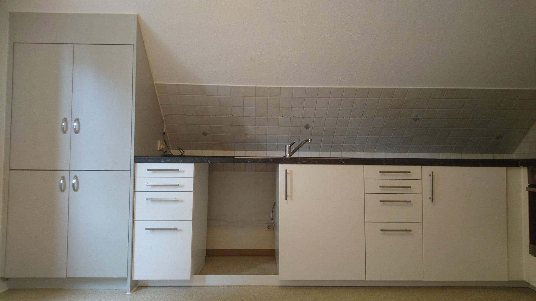 Pronájem bytu 5+1 135 m², Lotjeweg 37, Bremerhaven, Bremen Pronájem bytu 5+1 135 m², Lotjeweg 37, Bremerhaven, Bremen
