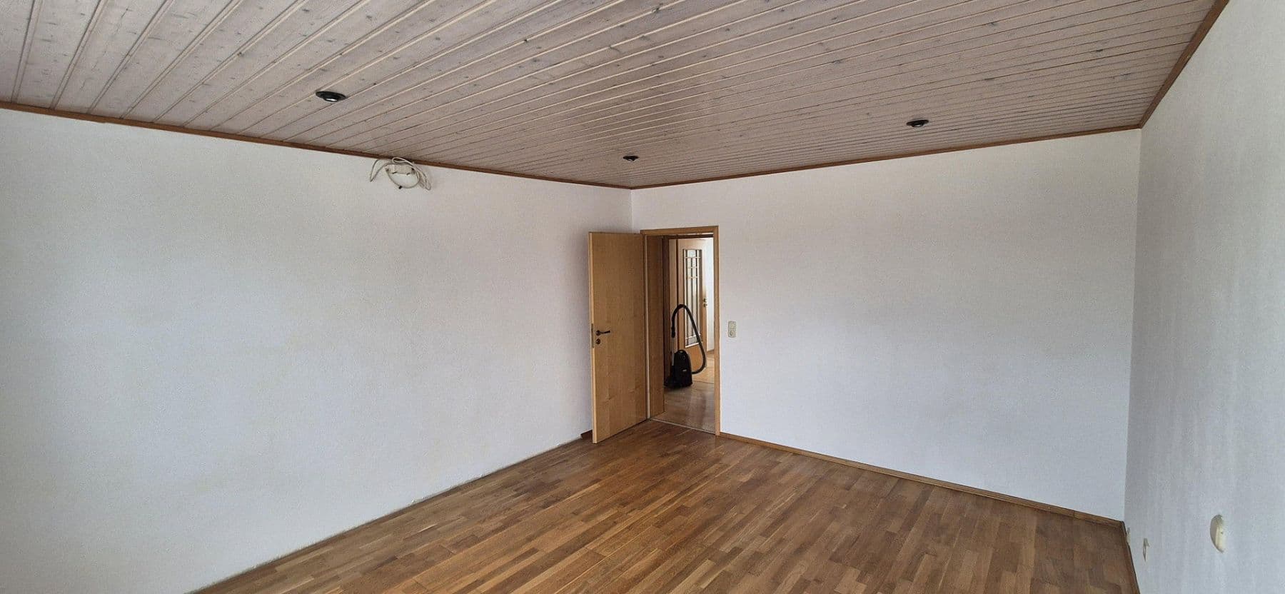 Prodej domu 229 m², pozemek 1.040 m², Biberbach, Bavorsko Prodej domu 229 m², pozemek 1.040 m², Biberbach, Bavorsko