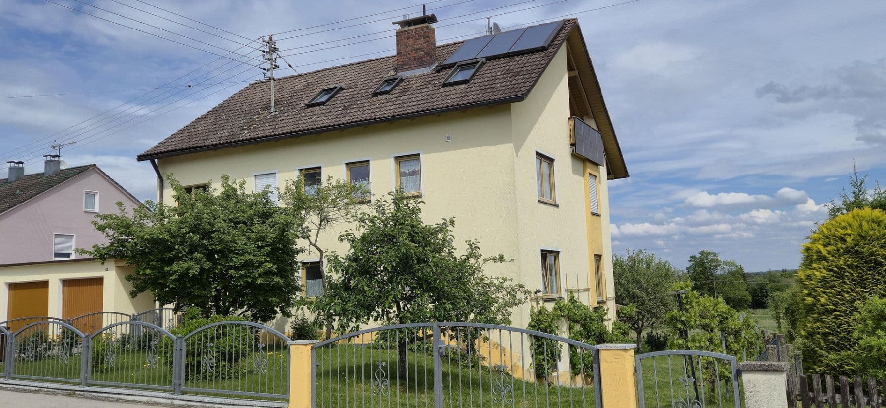 Prodej domu 229 m², pozemek 1.040 m², Biberbach, Bavorsko Prodej domu 229 m², pozemek 1.040 m², Biberbach, Bavorsko