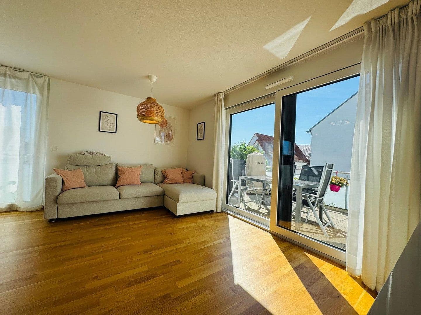 Pronájem bytu 4+1 91 m², Wolfschlugen, Bádensko-Württembersko Pronájem bytu 4+1 91 m², Wolfschlugen, Bádensko-Württembersko