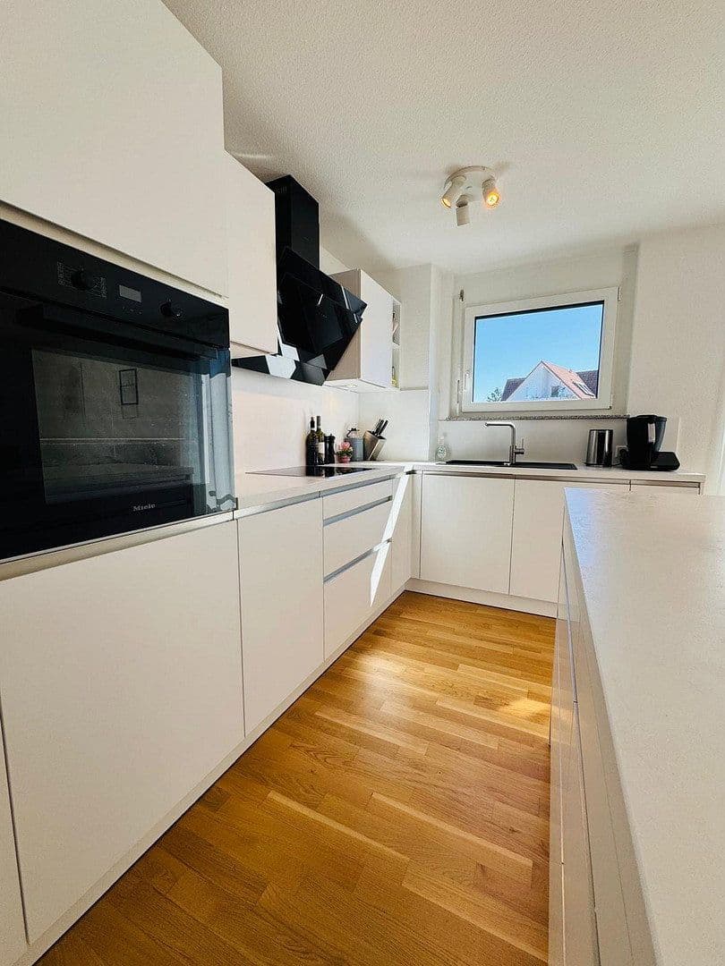 Pronájem bytu 4+1 91 m², Wolfschlugen, Bádensko-Württembersko Pronájem bytu 4+1 91 m², Wolfschlugen, Bádensko-Württembersko