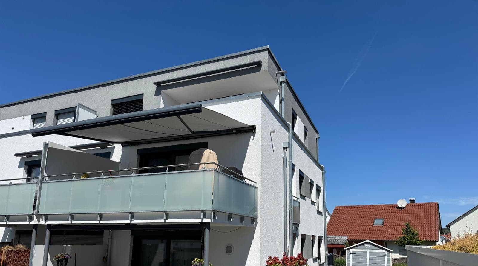 Pronájem bytu 4+1 91 m², Wolfschlugen, Bádensko-Württembersko Pronájem bytu 4+1 91 m², Wolfschlugen, Bádensko-Württembersko