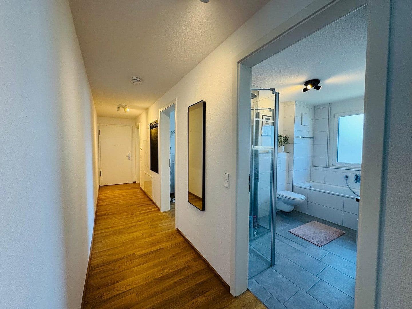 Pronájem bytu 4+1 91 m², Wolfschlugen, Bádensko-Württembersko Pronájem bytu 4+1 91 m², Wolfschlugen, Bádensko-Württembersko