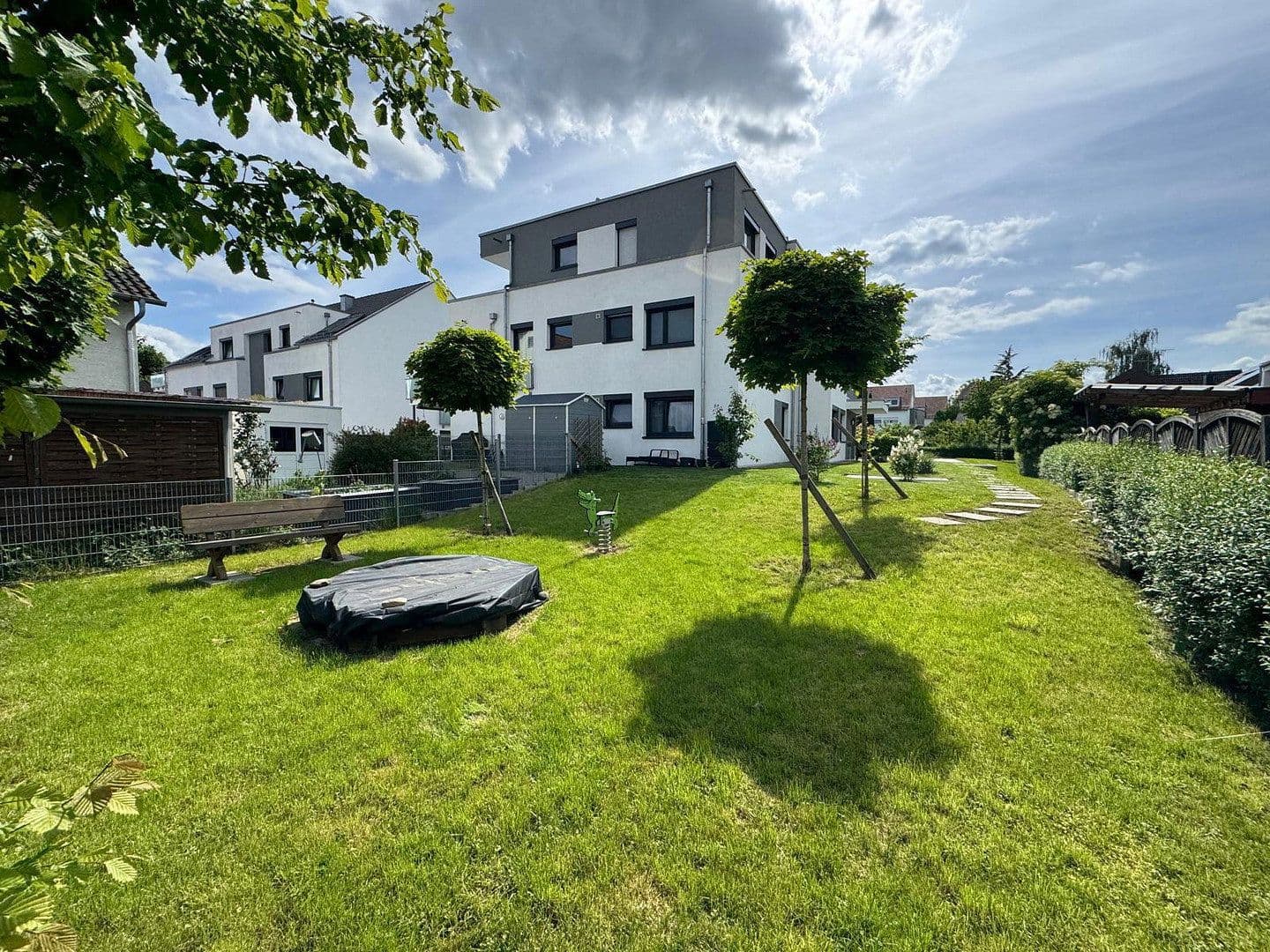 Pronájem bytu 4+1 91 m², Wolfschlugen, Bádensko-Württembersko Pronájem bytu 4+1 91 m², Wolfschlugen, Bádensko-Württembersko