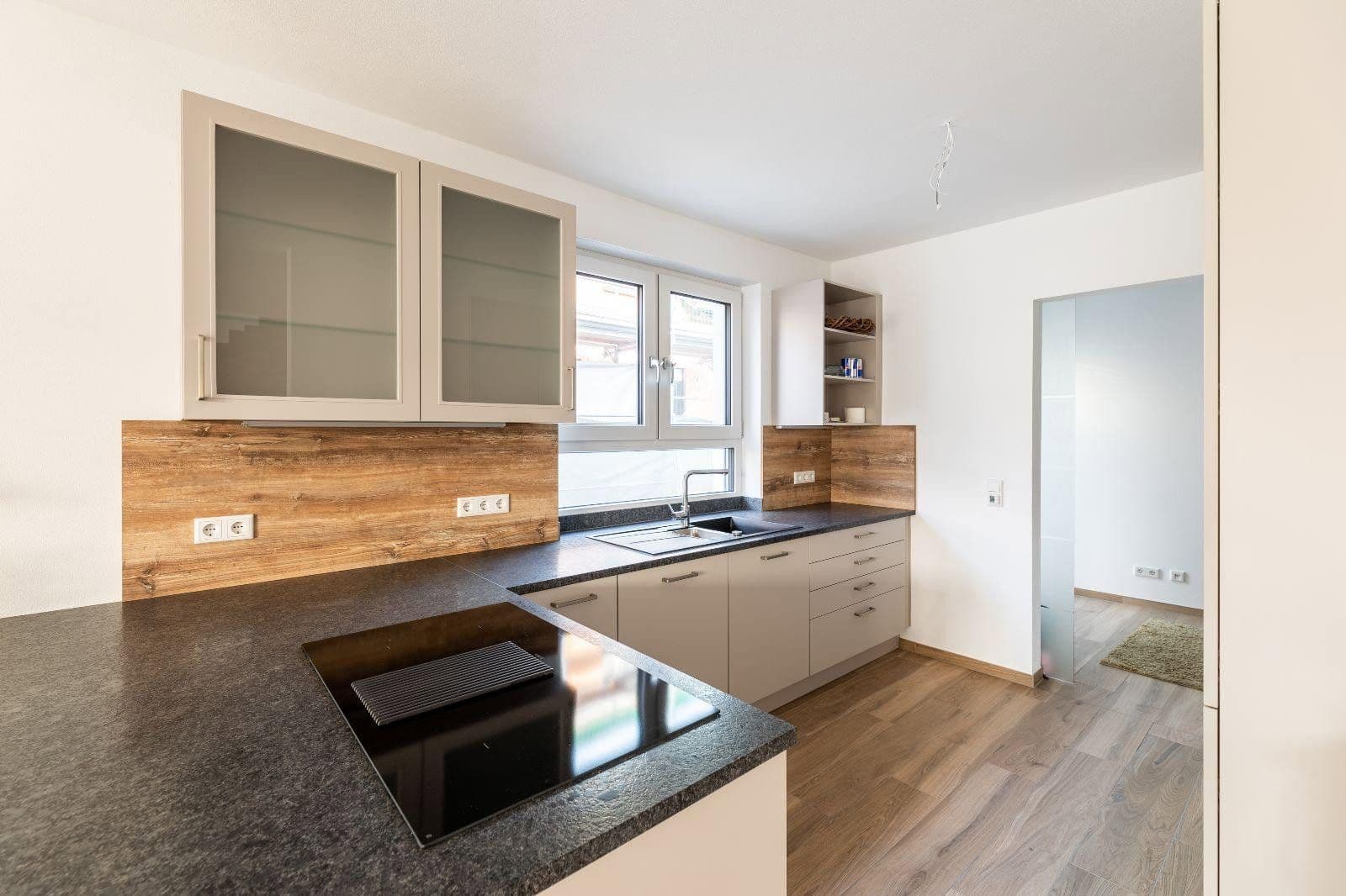 Pronájem domu 155 m², pozemek 300 m², Neuberg, Hessen Pronájem domu 155 m², pozemek 300 m², Neuberg, Hessen