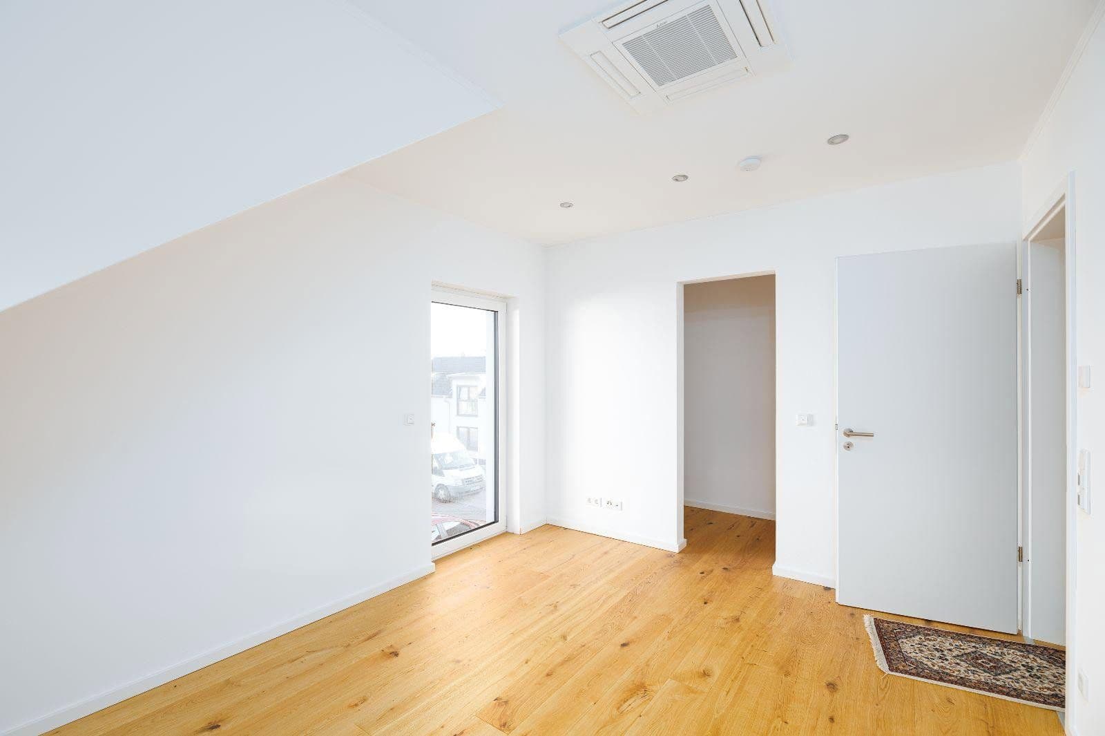 Pronájem domu 155 m², pozemek 300 m², Neuberg, Hessen Pronájem domu 155 m², pozemek 300 m², Neuberg, Hessen