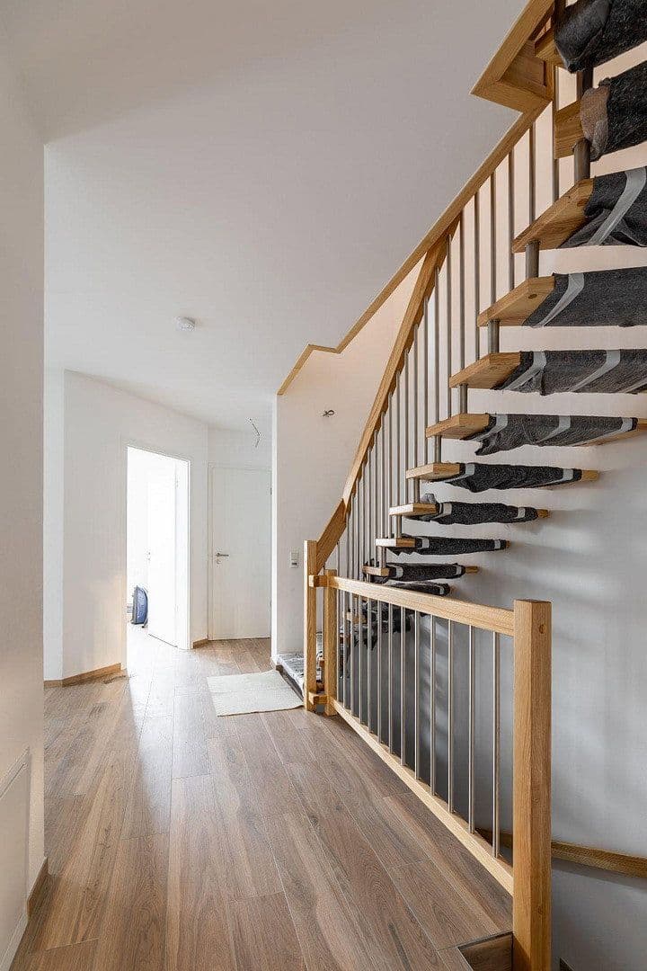 Pronájem domu 155 m², pozemek 300 m², Neuberg, Hessen Pronájem domu 155 m², pozemek 300 m², Neuberg, Hessen