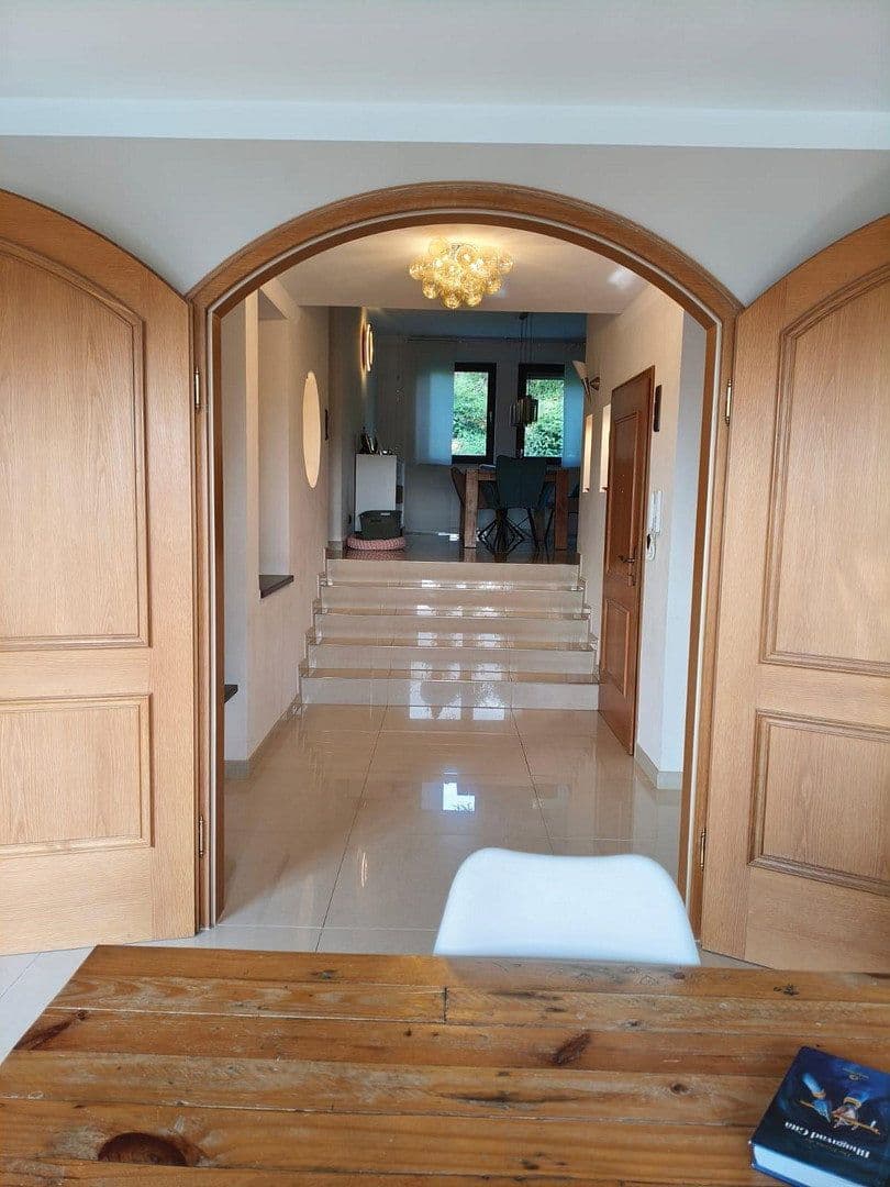 Prodej domu 266 m², pozemek 1.300 m², Schlehenweg 37, Heidenrod, Hessen Prodej domu 266 m², pozemek 1.300 m², Schlehenweg 37, Heidenrod, Hessen