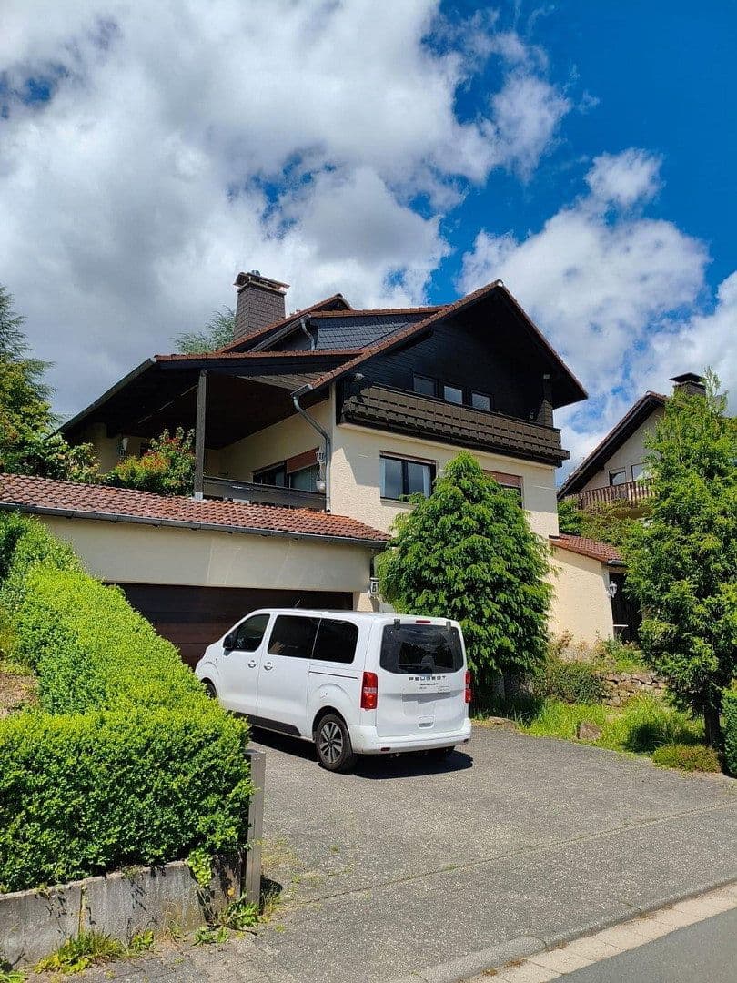 Prodej domu 266 m², pozemek 1.300 m², Schlehenweg 37, Heidenrod, Hessen Prodej domu 266 m², pozemek 1.300 m², Schlehenweg 37, Heidenrod, Hessen