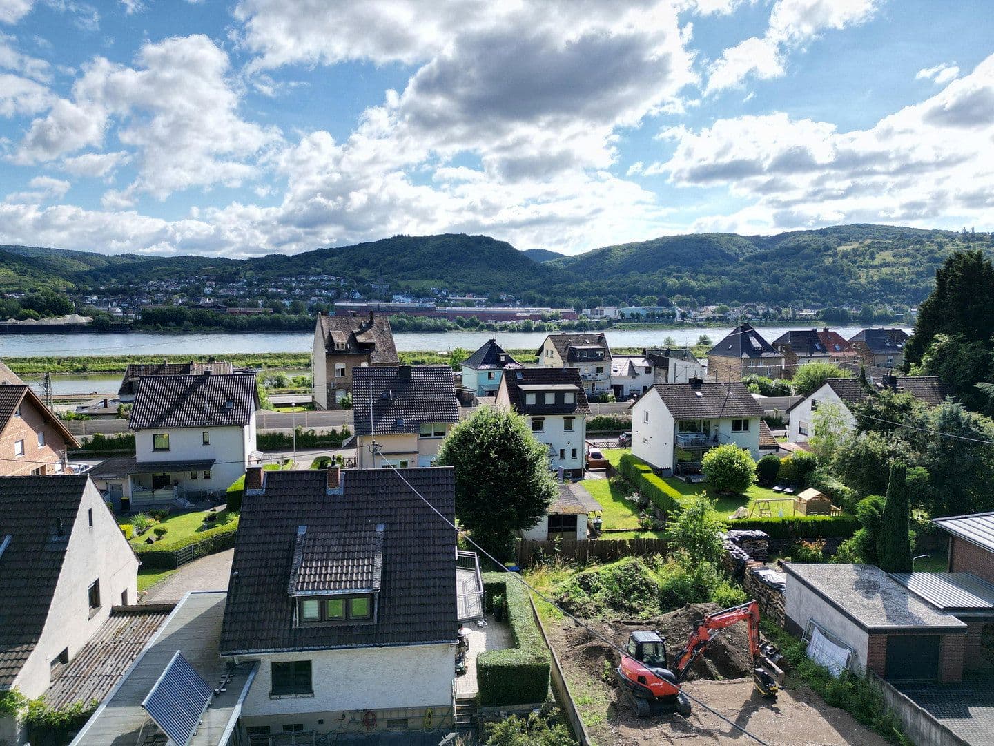 Prodej domu 197 m², pozemek 241 m², Brohl-Lützing, Porýní-Falc Prodej domu 197 m², pozemek 241 m², Brohl-Lützing, Porýní-Falc