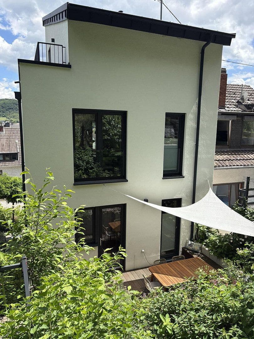 Prodej domu 197 m², pozemek 241 m², Brohl-Lützing, Porýní-Falc Prodej domu 197 m², pozemek 241 m², Brohl-Lützing, Porýní-Falc