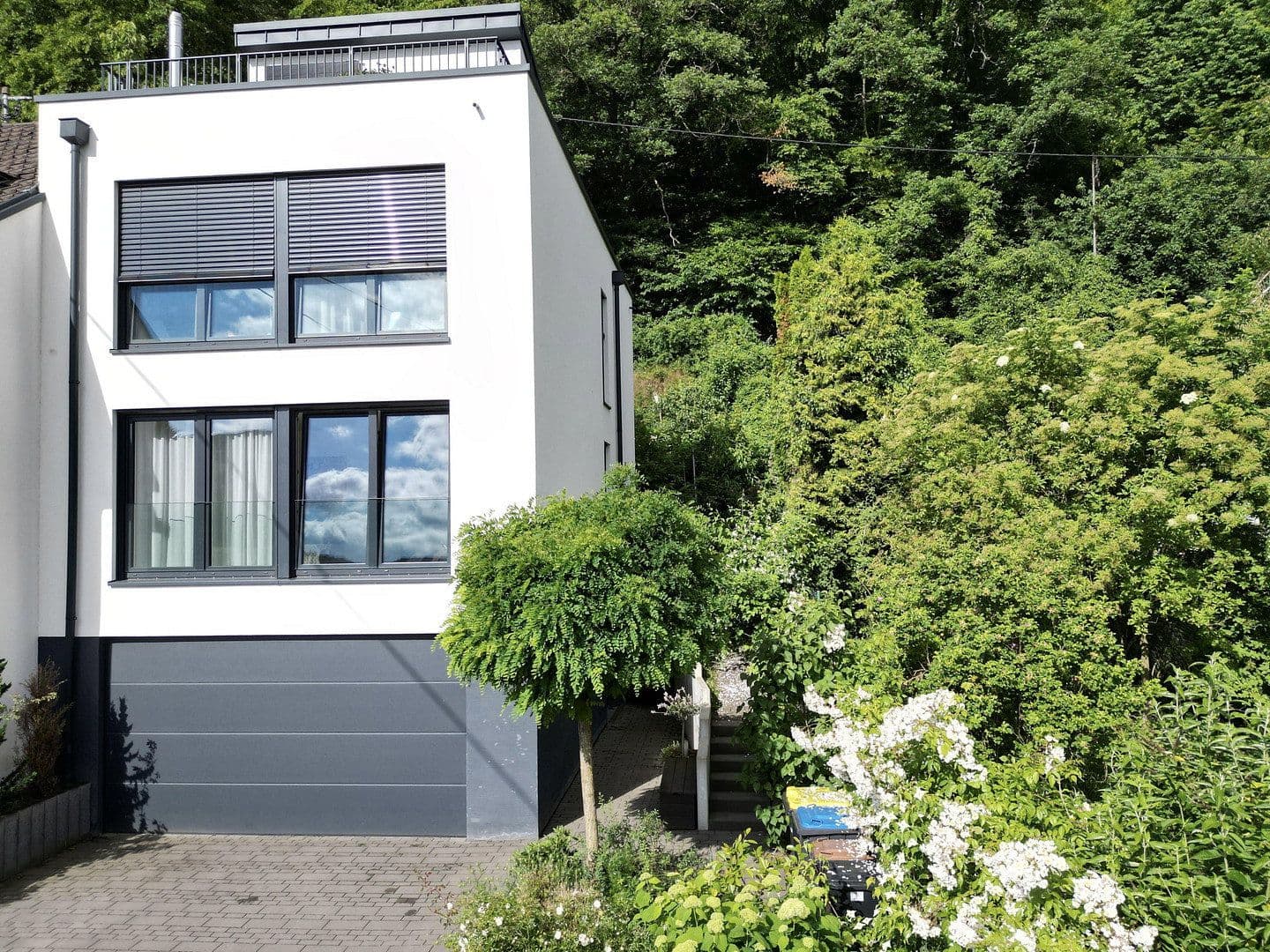 Prodej domu 197 m², pozemek 241 m², Brohl-Lützing, Porýní-Falc Prodej domu 197 m², pozemek 241 m², Brohl-Lützing, Porýní-Falc