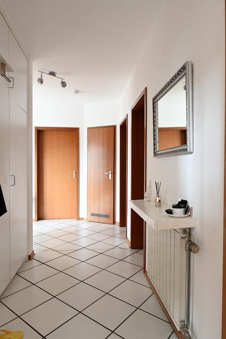 Pronájem bytu 3+1 110 m², Frankfurter Str.214, Köln, Severní Porýní-Vestfálsko Pronájem bytu 3+1 110 m², Frankfurter Str.214, Köln, Severní Porýní-Vestfálsko